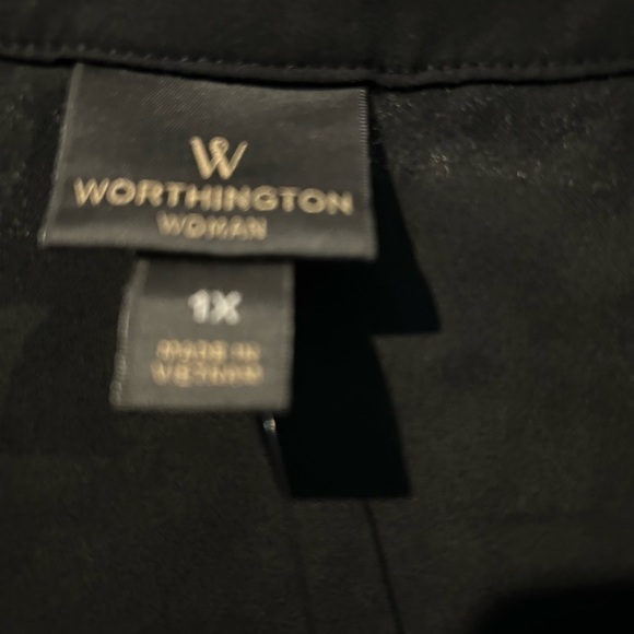 NWT JCP Worthington Woman Black Top Mid Length Rolled Tabbed Sleeves - Picture 4 of 5